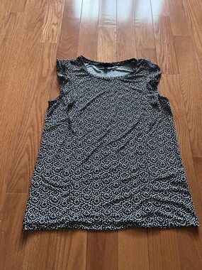 Women’s Banana Republic Black/White Floral sleeveless Blouse Top - Size Medium M
